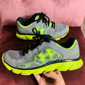 UNDER ARMOUR sneakers